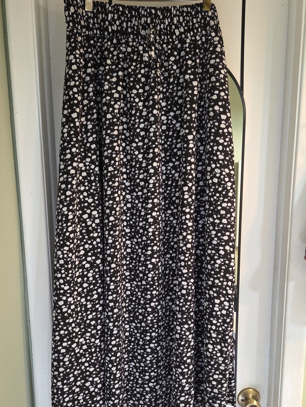 Black and White Floral Maxi Skirt 2XL